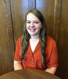 Portrait photo of Dr Liz Barnes